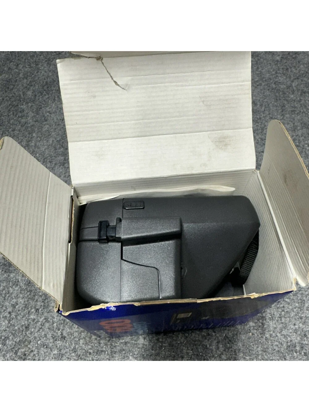Polaroid OneStep 600 Instant Film Camera ￼open Box Untested